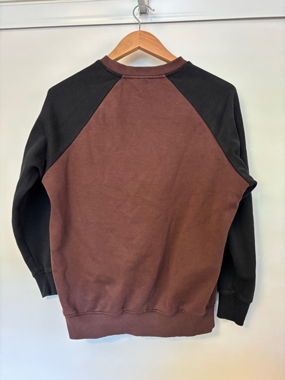 Volcom Mens Brown Crewneck Sweatshirt Size Small Raglan Sleeves Skate Streetwear - Picture 2 of 11